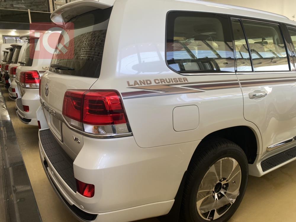 تويوتا لاندكروزر